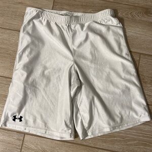 Men’s Under Armour Gym Shorts | 10” Inseam | Side Pockets | Medium | White